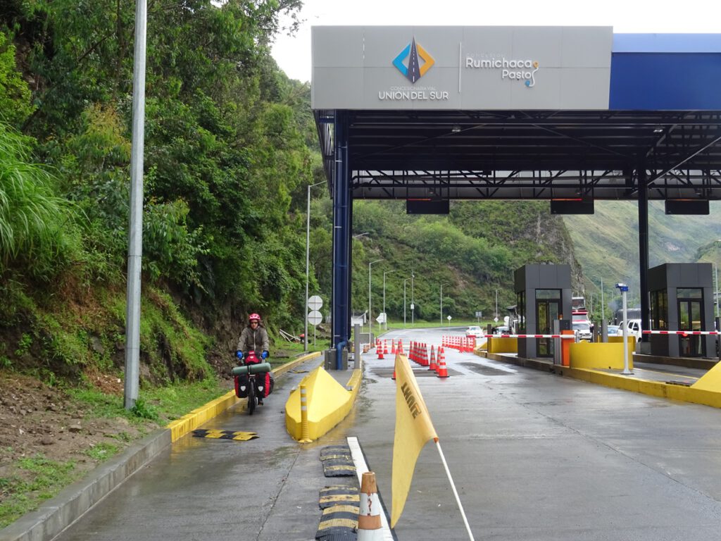 Colombian toll with cycle lane