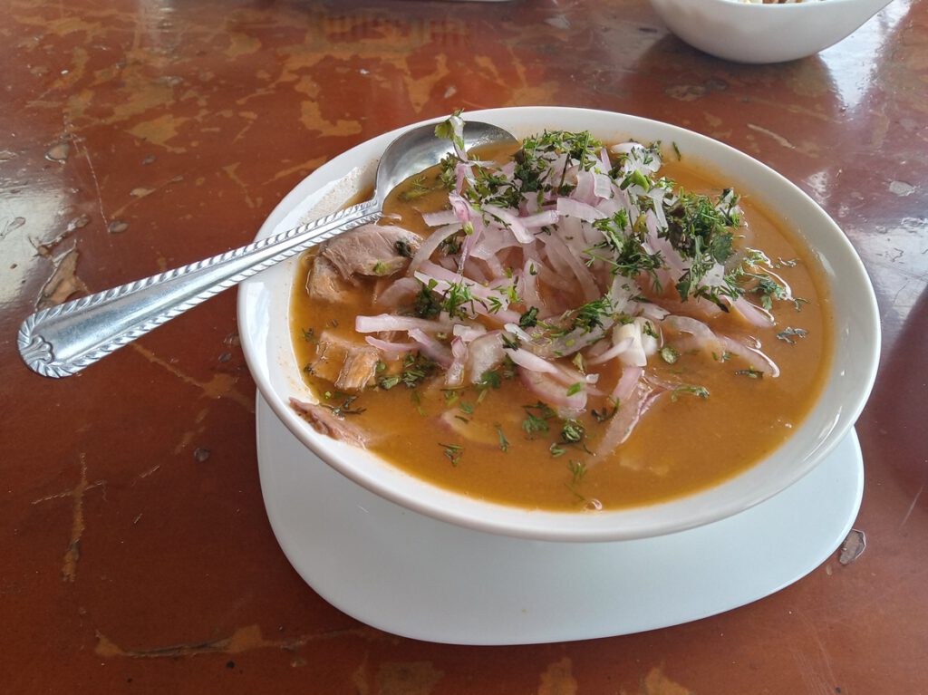 Ecuatorian encebollado