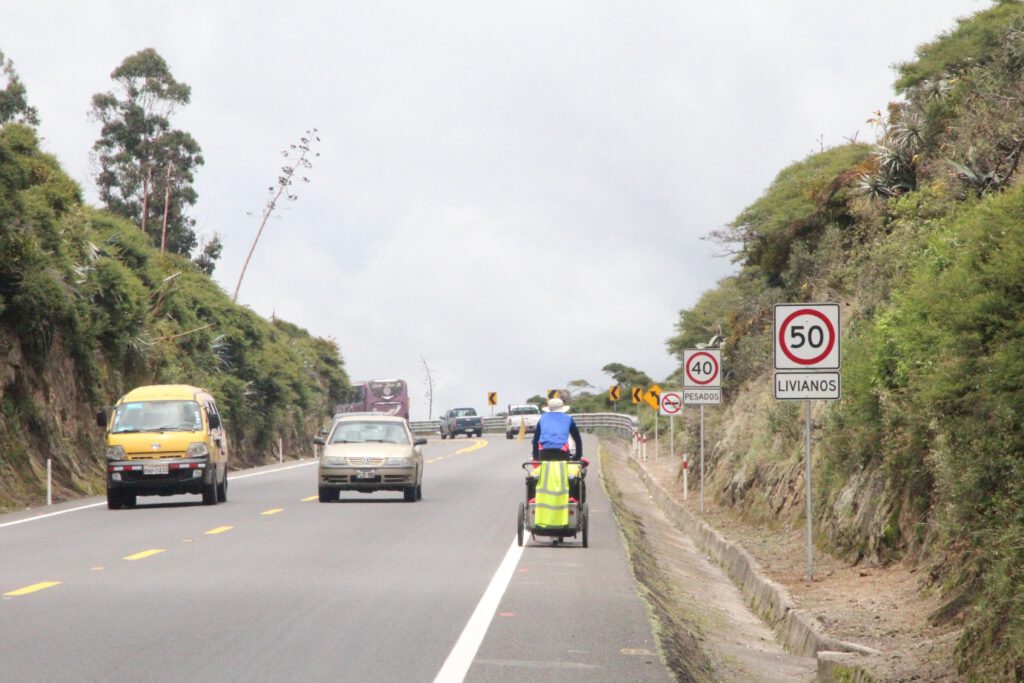 Road to Guayabamba with traffic