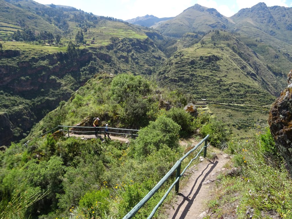 Way to the viewpoint in Pisaq