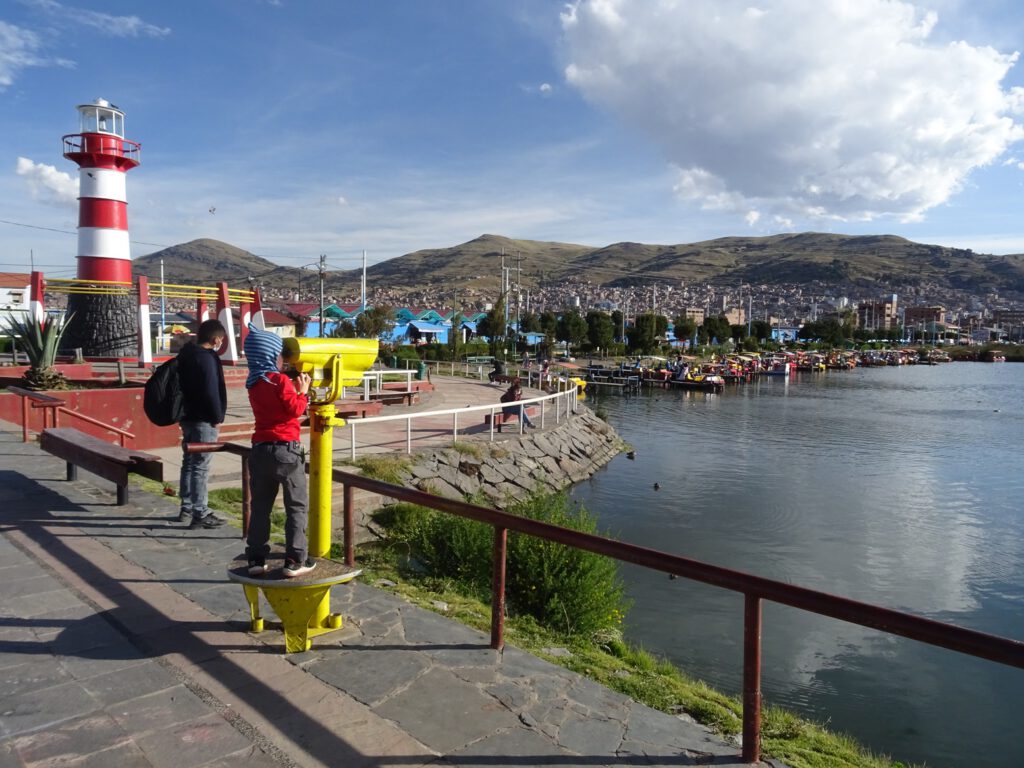Searching for pirates in Puno