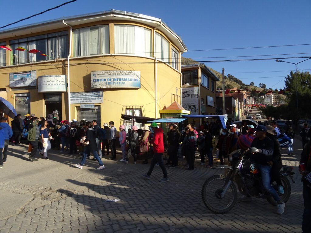 Bus queue