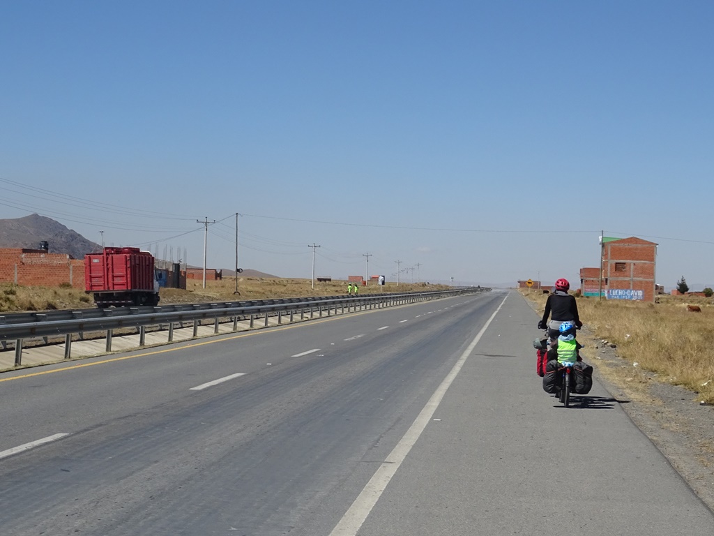 A truck riding the opposite lane to search for the alternative route