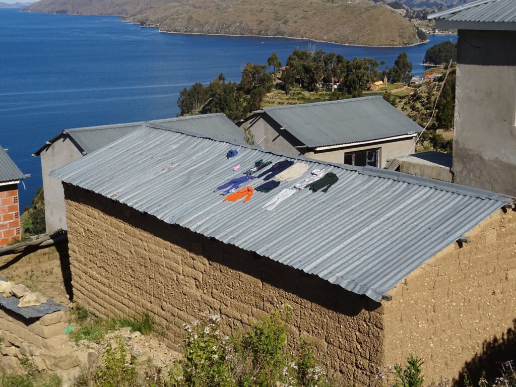 Drying clothes in the roof