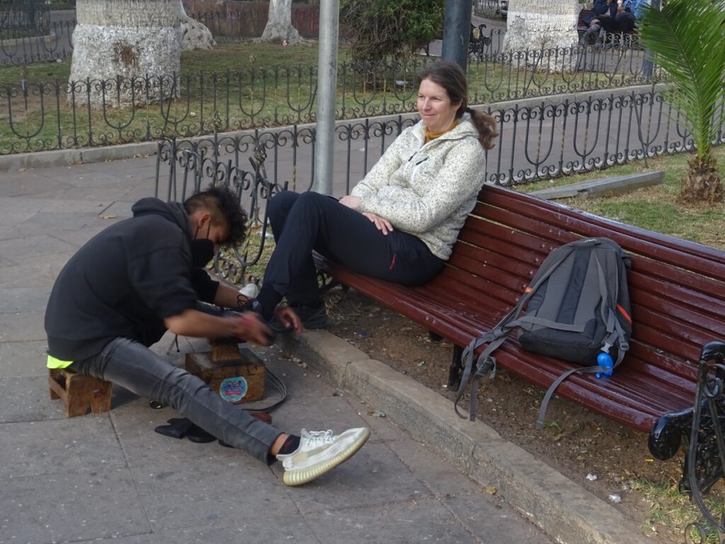 Shoe cleaner in Sucre