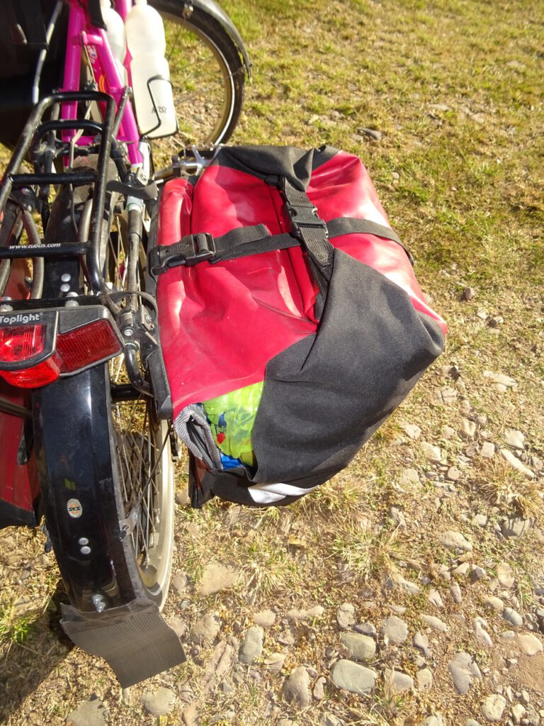 Broken pannier in La Cienaga