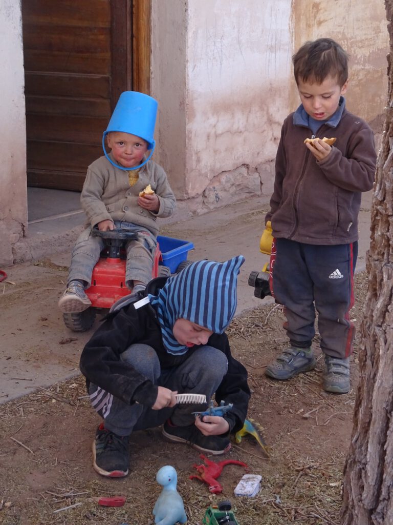 Kids playing in Tres Cruces