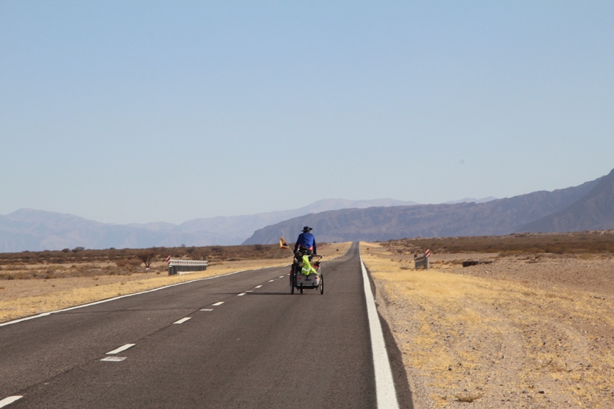 Straight road to Hualfin