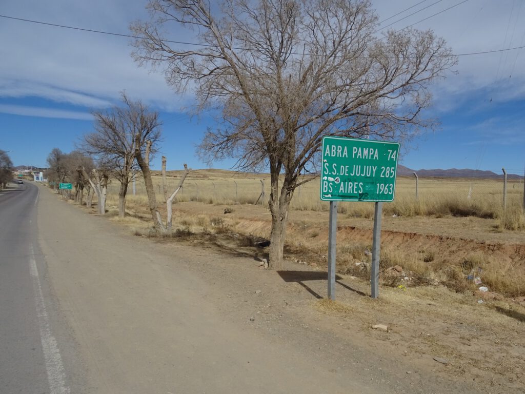 Sign leaving La Quiaca