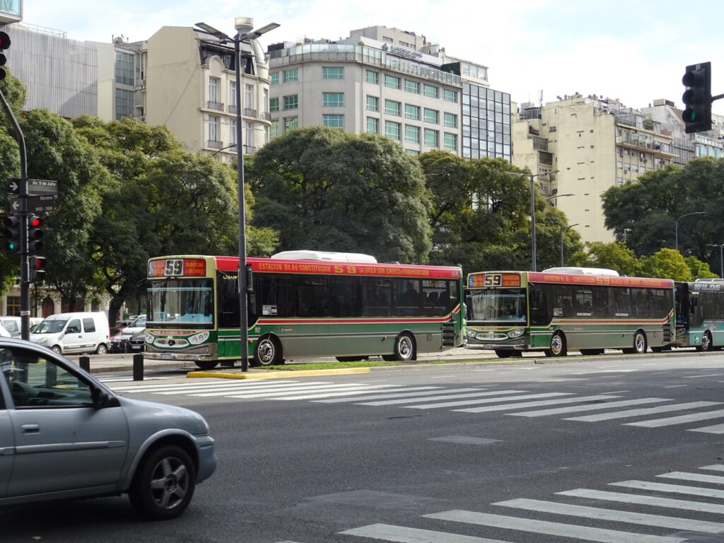 Buses in Av. 9 de Julio