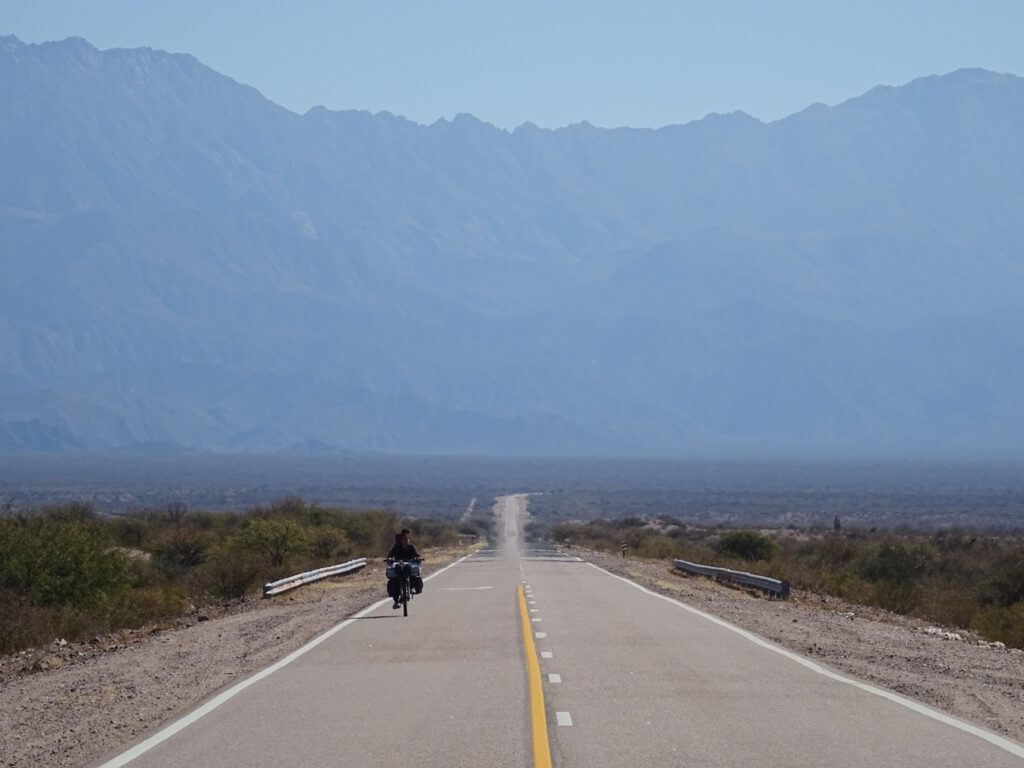 More straight roads in Catamarca